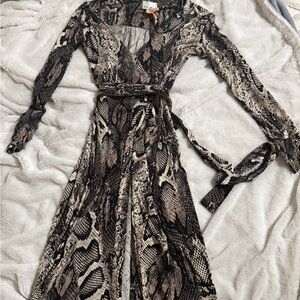 Donna Morgan Snake Print Wrap Dress Size S Long Sleeve Belted
